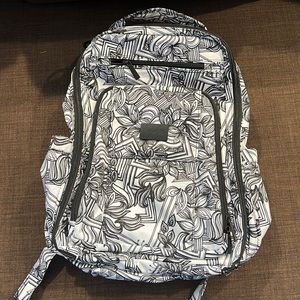 Ju-ju-be right back sketch- diaper bag. Very good used condition,🚭 pet free